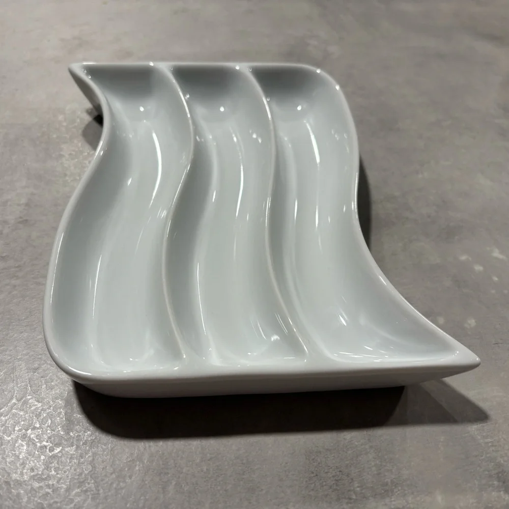 Crate & Barrel White Porcelain Wave Appetizer Olive Cracker Plate Tray Dish